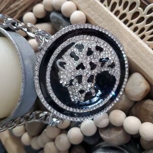 Vintage Kirks folly leopard curb link  substantial necklace  rare, hard to find.